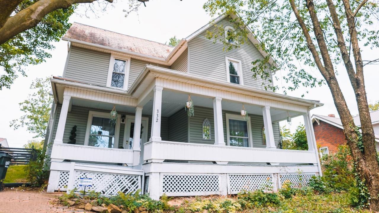 Villa Downtown Escape Great For Large Families & Groups Sugarcreek Exterior foto