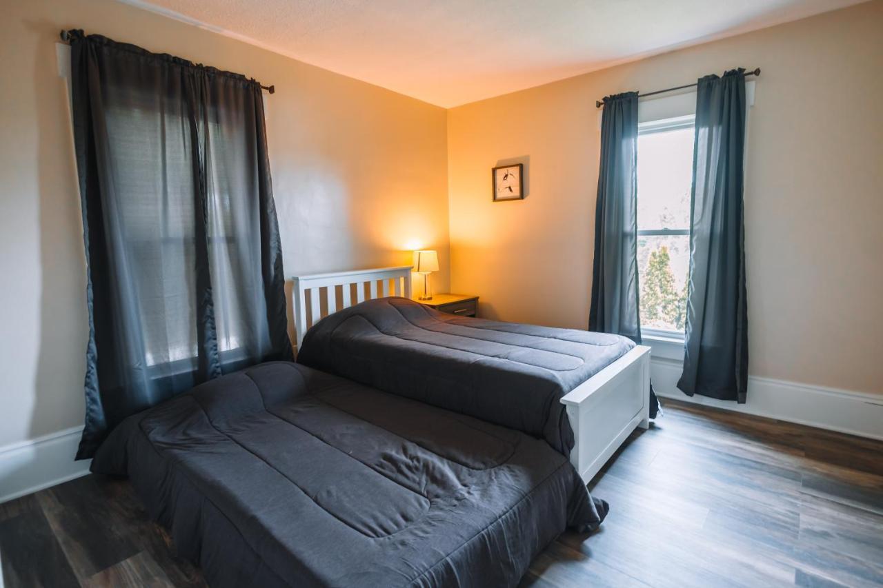 Villa Downtown Escape Great For Large Families & Groups Sugarcreek Exterior foto