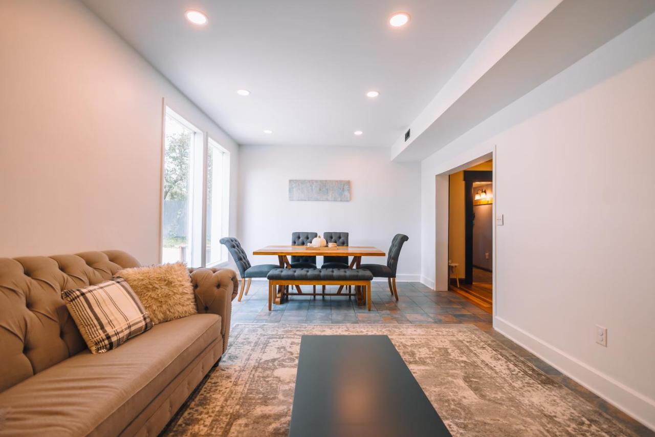 Villa Downtown Escape Great For Large Families & Groups Sugarcreek Exterior foto
