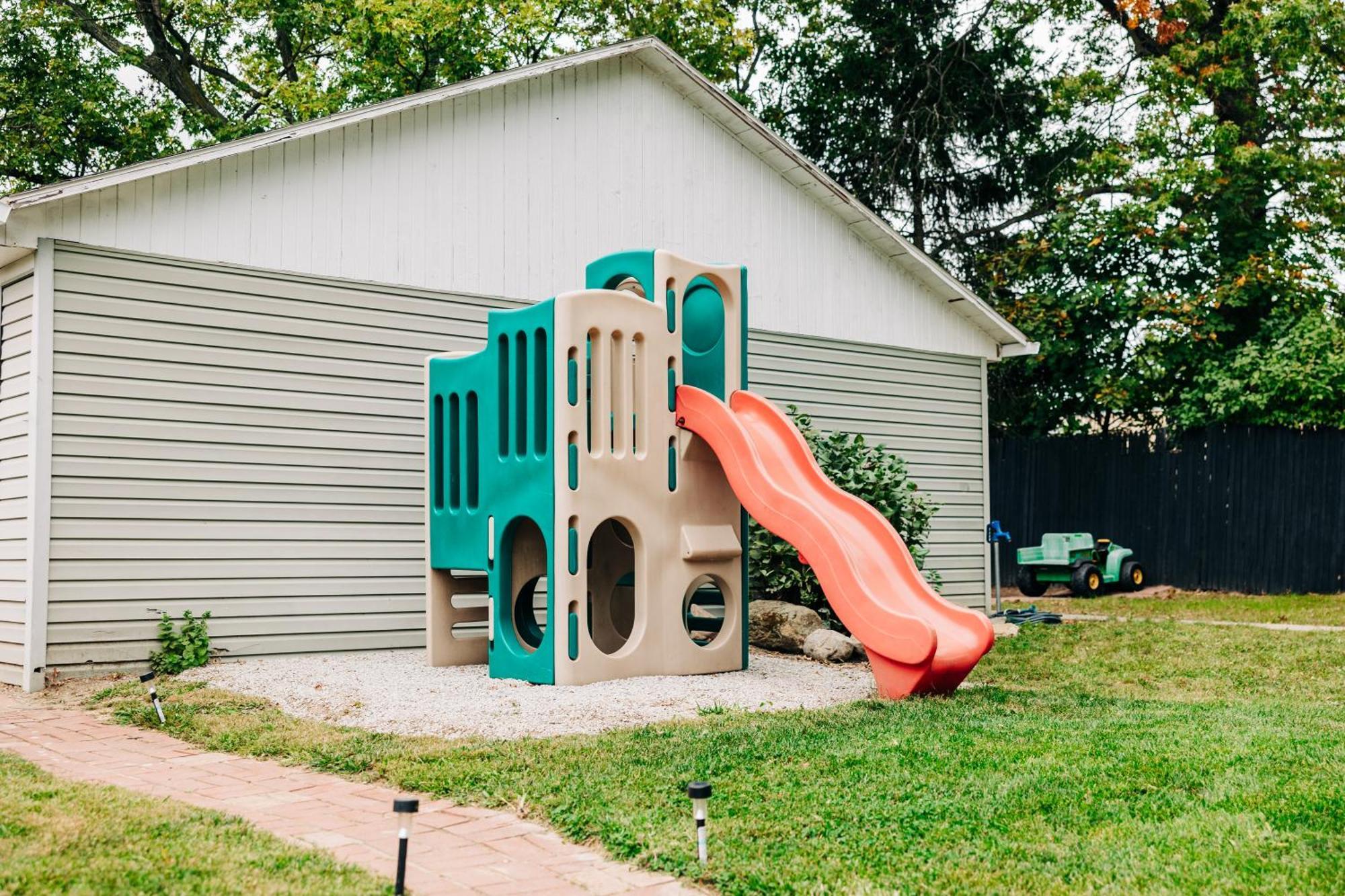 Villa Downtown Escape Great For Large Families & Groups Sugarcreek Exterior foto